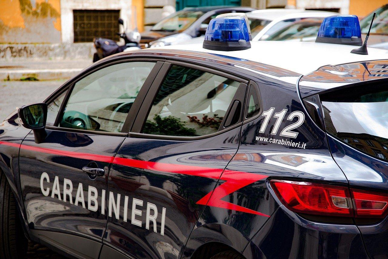 carabinieri arrestano quattro persone in provincia di napoli