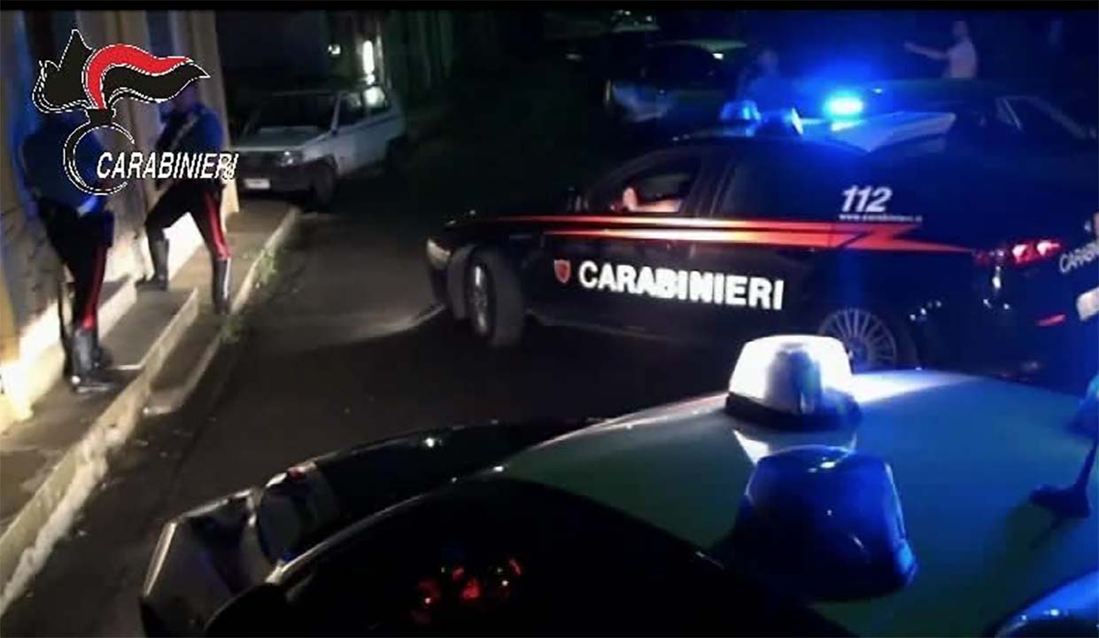 controlli carabinieri arresti truffa evasione parcheggio abusivo