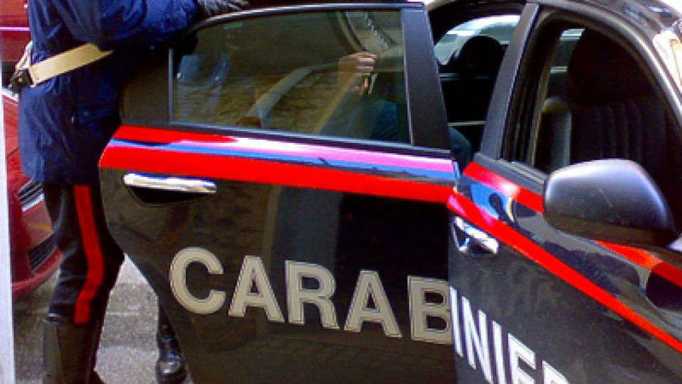 strangola fratello arresto carabinieri