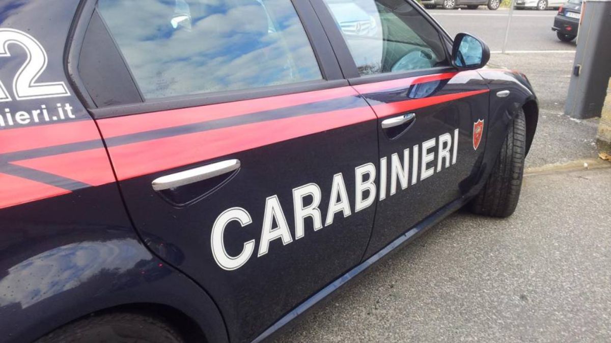domiciliari campo nomadi evade minaccia carabinieri varcaturo