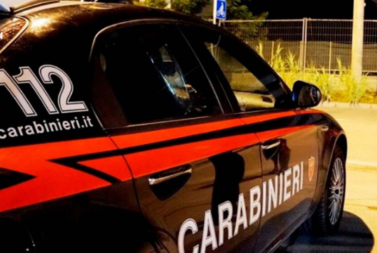 incendio casa carabiniere salva anziana napoli